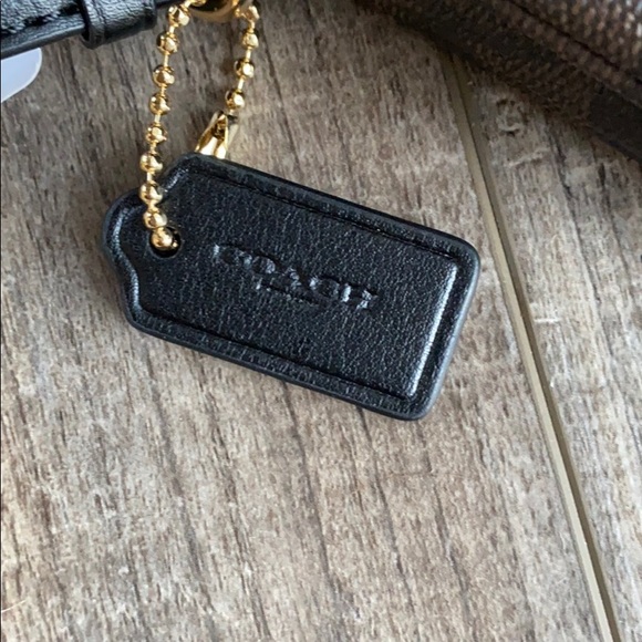 COACH Wristlet - brand new! - Picture 5 of 7